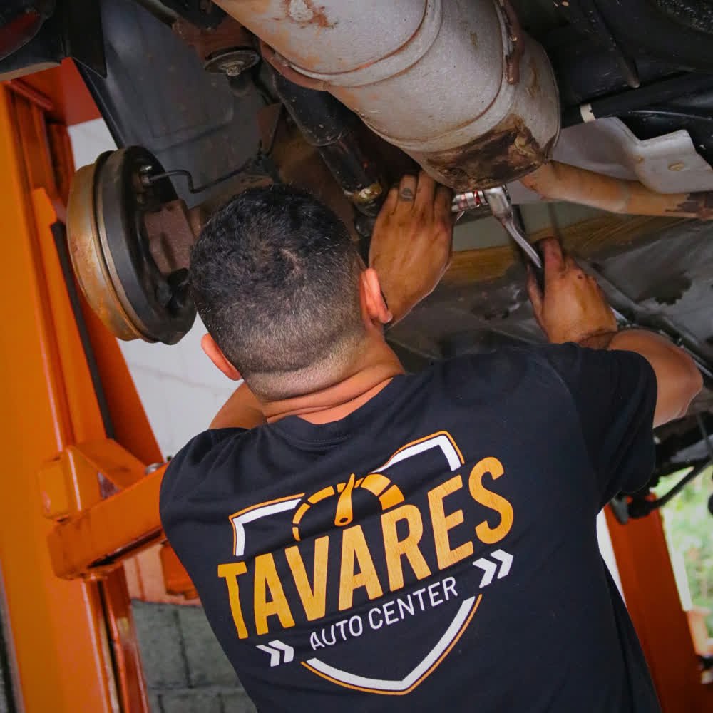 Tavares Auto Center